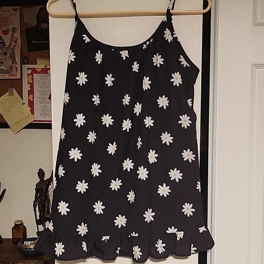 Flamingo brand daisy pattern spaghetti strap tank blouse shirt